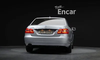Mercedes-Benz E-Class 2011, 82247 км, за 4294.68 USD