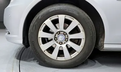 Mercedes-Benz E-Class 2011, 82247 км, за 4294.68 USD
