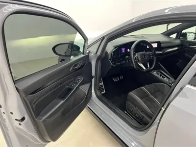 Volkswagen Golf 2023, 70000 км, за 17480.53 USD - фото 9