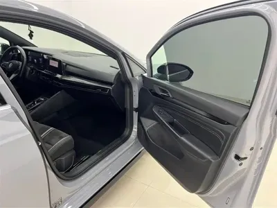 Volkswagen Golf 2023, 70000 км, за 17480.53 USD - фото 10