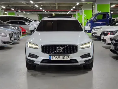 Volvo V90 2021, 43260 км, за 24429.98 USD