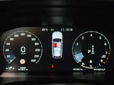 Volvo V90 2021, 43260 км, за 24429.98 USD - фото 8
