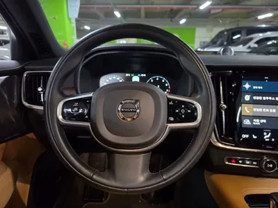 Volvo V90 2021, 43260 км, за 24429.98 USD - фото 9