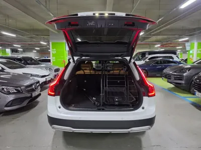 Volvo V90 2021, 43260 км, за 24429.98 USD - фото 20