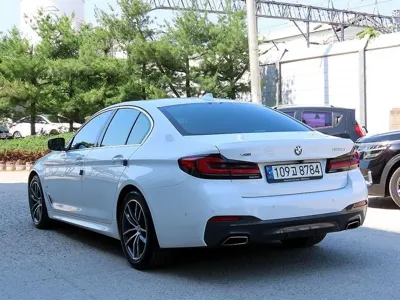 BMW 5-Series 2021, 95213 км, за 24526.01 USD