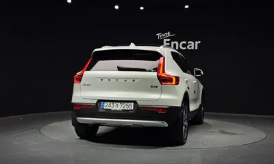Volvo XC40 2023, 45616 км, за 23127.05 USD