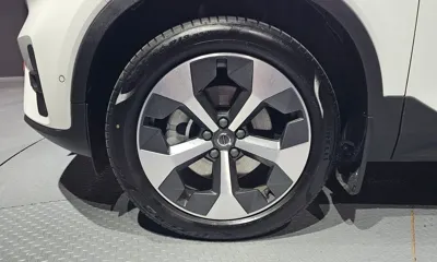 Volvo XC40 2023, 45616 км, за 23127.05 USD