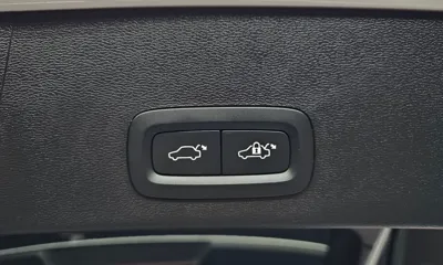 Volvo XC40 2023, 45616 км, за 23127.05 USD - фото 27