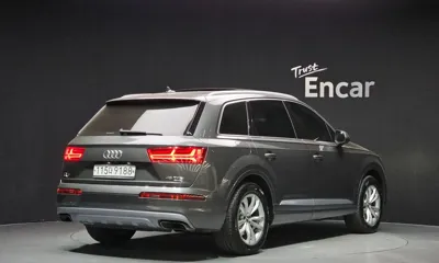 Audi Q7 2019, 162296 км, за 16451.93 USD
