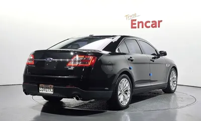 Ford Taurus 2015, 81022 км, за 3872.92 USD