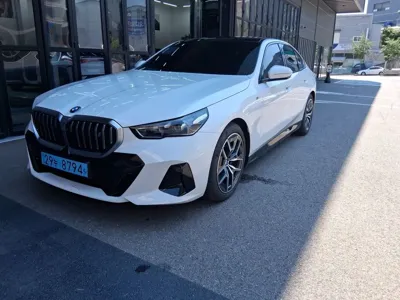 BMW i5 2025, 9000 км, за 46932.87 USD - фото 6