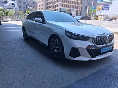 BMW i5 2025, 9000 км, за 46932.87 USD - фото 7