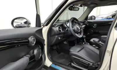 MINI Cooper 2019, 22946 км, за 11854.29 USD - фото 10