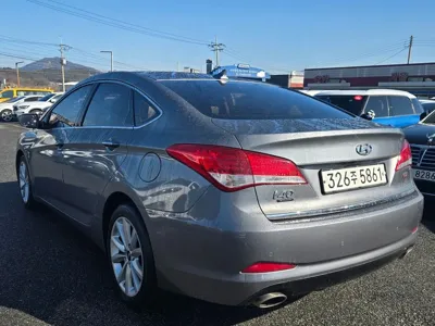 Hyundai i40 2012, 187994 км, за 1941.37 USD