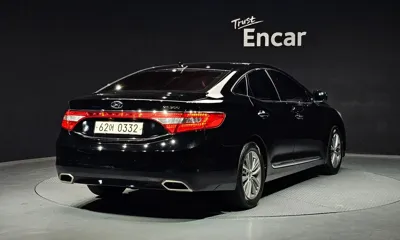 Hyundai Grandeur 2016, 60429 км, за 5842.2 USD