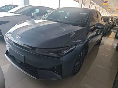 Xpeng P5 · 2023 год