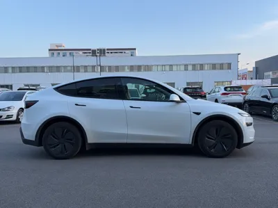 Tesla Model Y 2025, 11200 км, за 35167 USD - фото 6