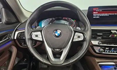 BMW 5-Series 2021, 29798 км, за 23975.29 USD - фото 13