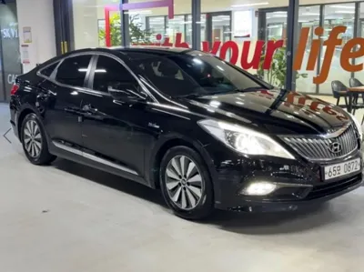 Hyundai Grandeur 2016, 284251 км, за 2732.24 USD
