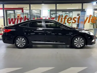 Hyundai Grandeur 2016, 284251 км, за 2732.24 USD