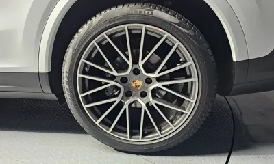 Porsche Cayenne 2020, 64373 км, за 49225.42 USD - фото 21