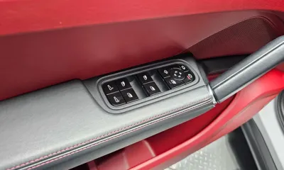 Porsche Cayenne 2020, 64373 км, за 49225.42 USD - фото 30
