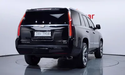 Cadillac Escalade 2018, 55418 км, за 23878.88 USD