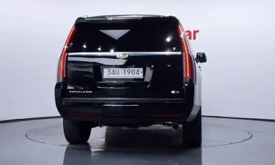 Cadillac Escalade 2018, 55418 км, за 23878.88 USD
