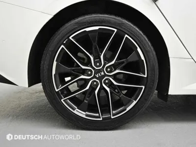 Kia K5 2020, 83906 км, за 9100.97 USD