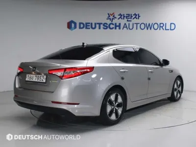 Kia K5 2013, 211493 км, за 2115.28 USD