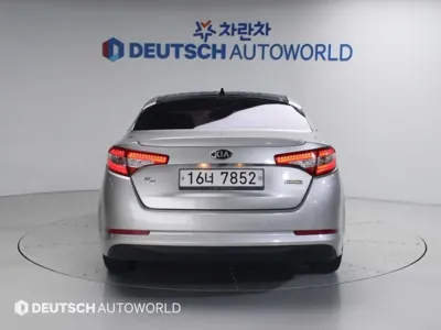 Kia K5 2013, 211493 км, за 2115.28 USD