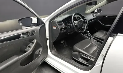 Volkswagen Jetta 2015, 187367 км, за 3931.99 USD - фото 11