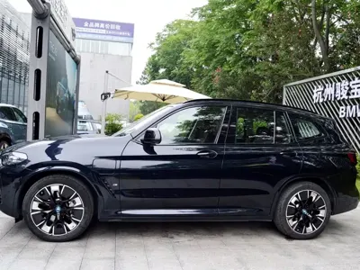 BMW iX3 2023, 25000 км, за 24543.37 USD