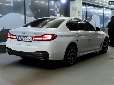BMW 5-Series 2023, 30243 км, за 29276.62 USD