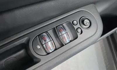 MINI Clubman 2019, 181599 км, за 5144.23 USD - фото 13