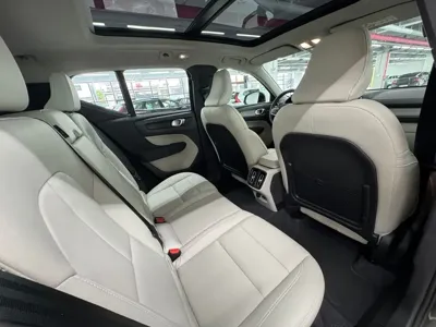 Volvo XC40 2025, 1622 км, за 28000.25 USD - фото 11