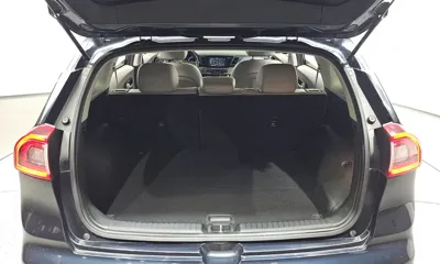 Kia Niro 2017, 88126 км, за 8861.76 USD - фото 19