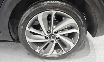 Kia Niro 2017, 88126 км, за 8861.76 USD - фото 21