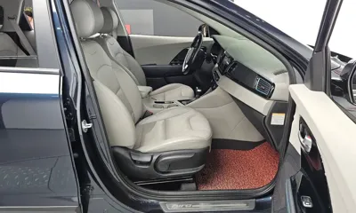 Kia Niro 2017, 88126 км, за 8861.76 USD - фото 26