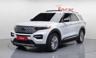 Ford Explorer · 2022 год