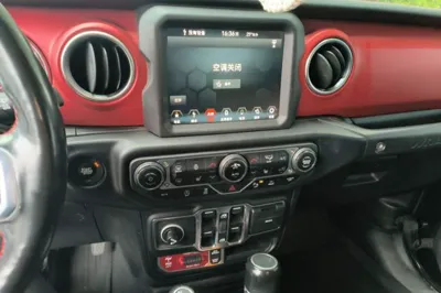Jeep Wrangler 2021, 89300 км, за 36708 USD - фото 13