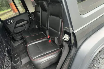 Jeep Wrangler 2021, 89300 км, за 36708 USD - фото 17