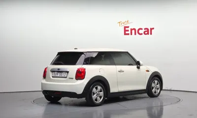 MINI Cooper 2015, 114761 км, за 4485.47 USD