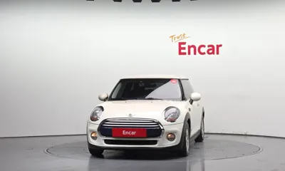MINI Cooper 2015, 114761 км, за 4485.47 USD