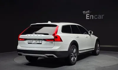 Volvo V90 2019, 72444 км, за 21596.43 USD