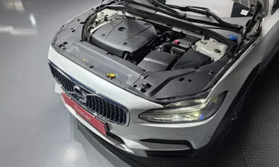 Volvo V90 2019, 72444 км, за 21596.43 USD - фото 6