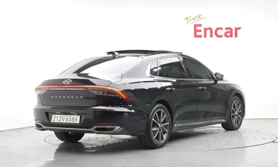 Hyundai Grandeur 2022, 97419 км, за 15688.59 USD