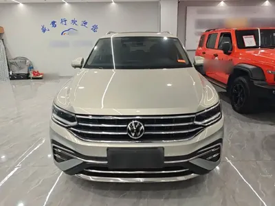 Volkswagen Tiguan L 2021, 101800 км, за 15140.82 USD