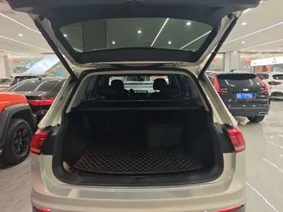 Volkswagen Tiguan L 2021, 101800 км, за 15140.82 USD - фото 19