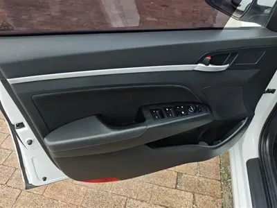 Hyundai Elantra 2018, 91000 км, за 5591.42 USD - фото 7